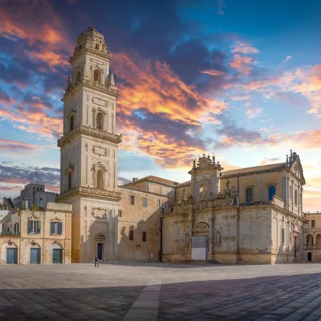 Benedetta On Seashore - Happy アパート