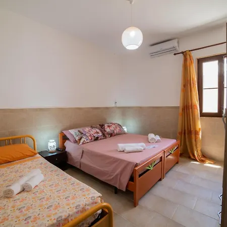 Benedetta On Seashore - Happy アパート レッチェ