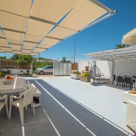 Benedetta On Seashore - Happy * レッチェ