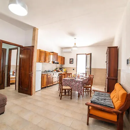 Benedetta 50m From - Happy * Lecce