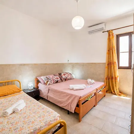 Benedetta 50m From - Happy * Lecce